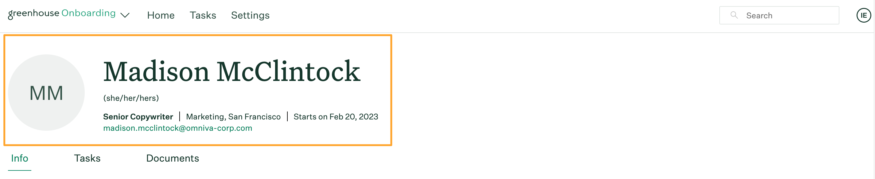 Screenshot-of-custom-access-view-of-employee-profile-header.png
