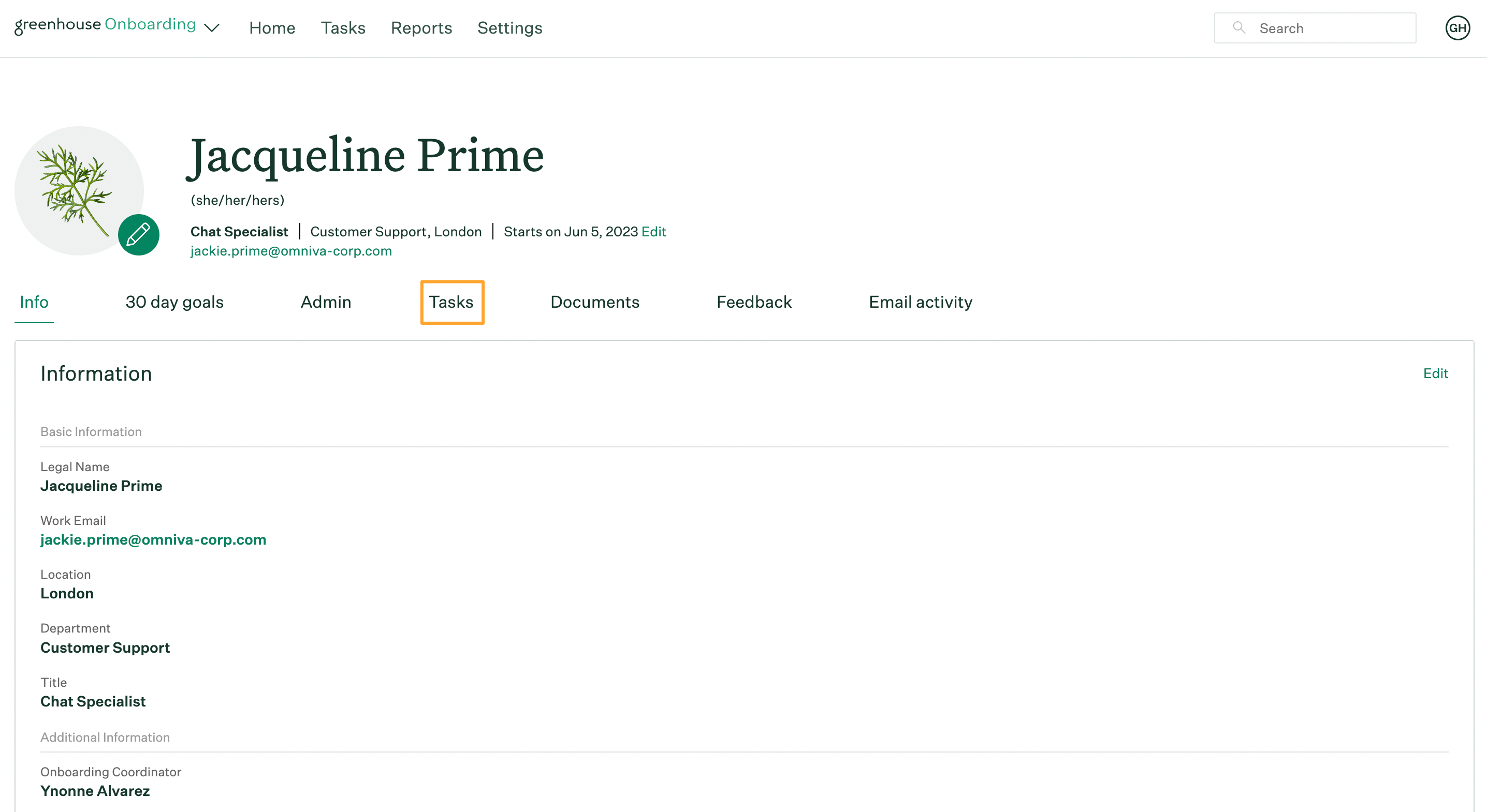 Employee-profile-page-in-Greenhouse-Onboarding-with-Tasks-tab-highlighted.png